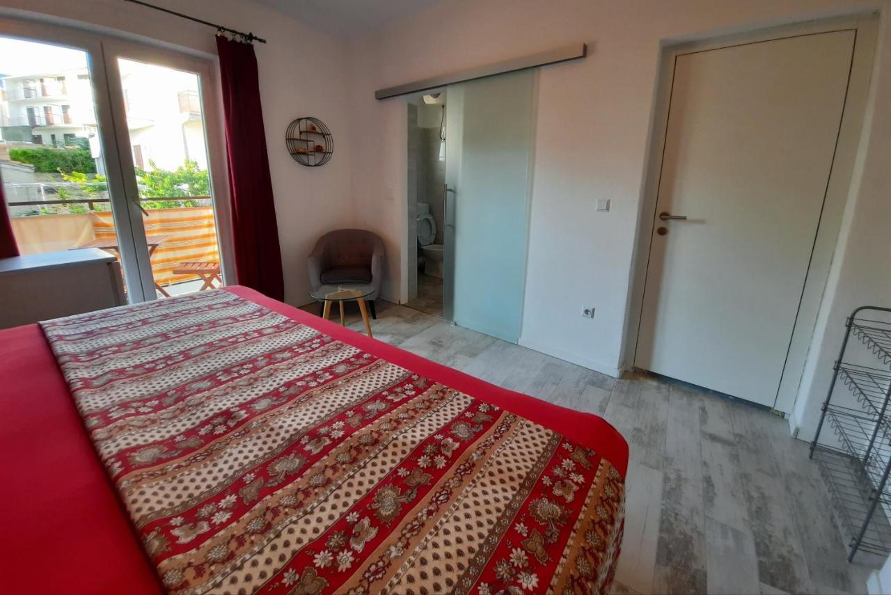 Apartments Zoro Primošten Exteriör bild